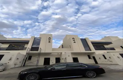 Full Floor - 3 Bedrooms - 5 Bathrooms for sale in Qurtubah - Riyadh - Ar Riyadh