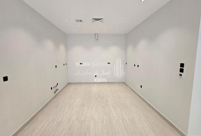 257092 - Property Image 3