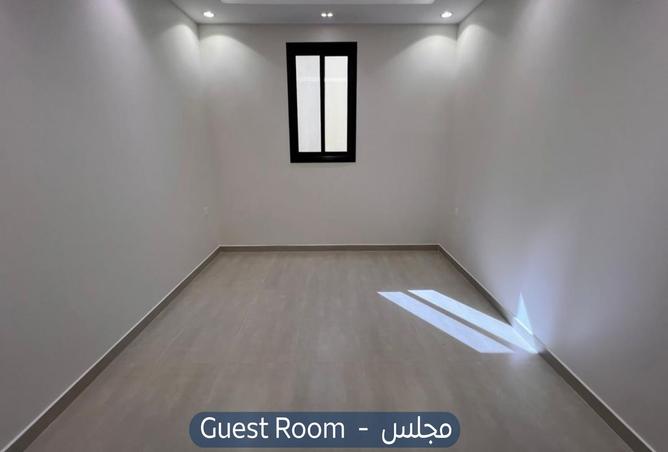 258467 - Property Image 3