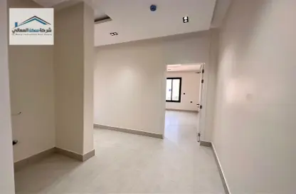Apartment - 3 Bedrooms - 3 Bathrooms for sale in Al Munisiyah - Riyadh - Ar Riyadh