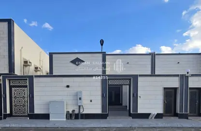 Full Floor - 5 Bedrooms - 3 Bathrooms for sale in Ar Riyadh - Jeddah - Makkah Al Mukarramah