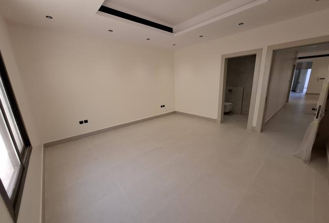254956 - Property Image 2