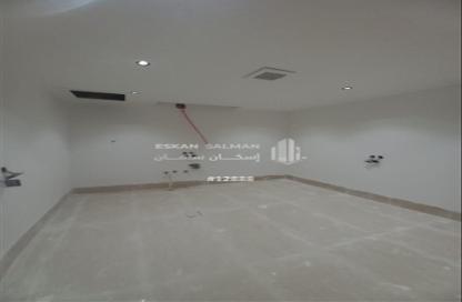 طابق كامل - 5 غرف نوم - 4 حمامات للبيع في طويق - الرياض - الرياض
