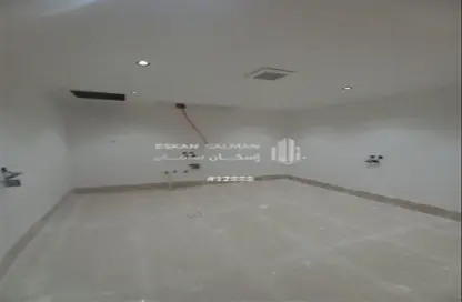 Full Floor - 5 Bedrooms - 4 Bathrooms for sale in Tuwaiq - Riyadh - Ar Riyadh