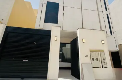 Full Floor - 3 Bedrooms - 4 Bathrooms for sale in Ar Rimal - Riyadh - Ar Riyadh