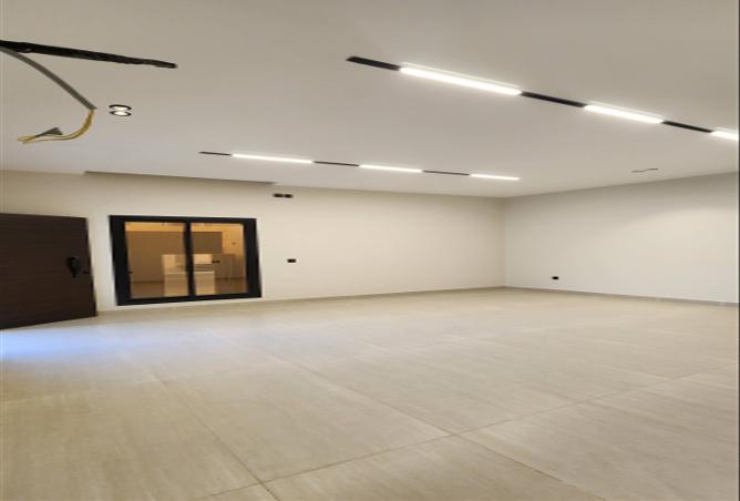 258233 - Property Image 3