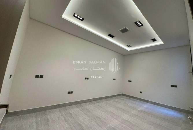 253643 - Property Image 3