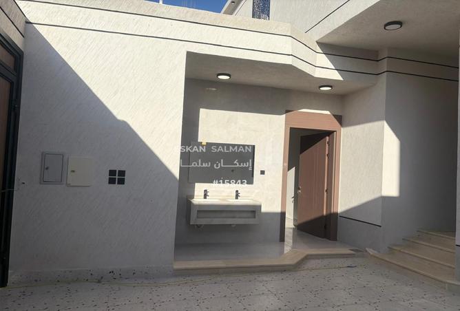 255733 - Property Image 3