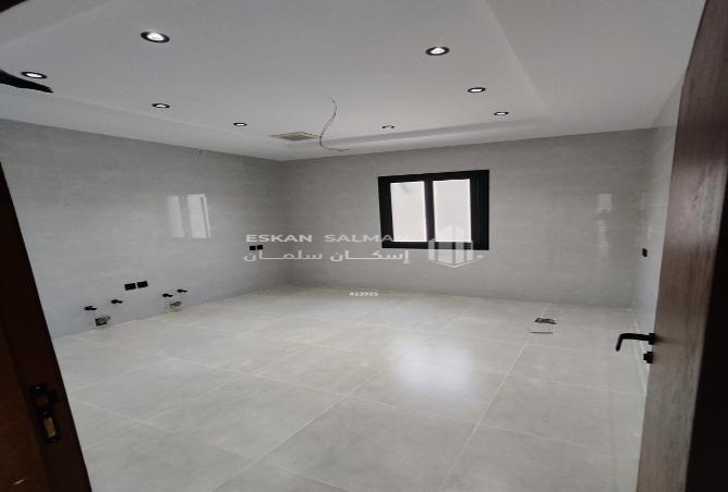252364 - Property Image 3