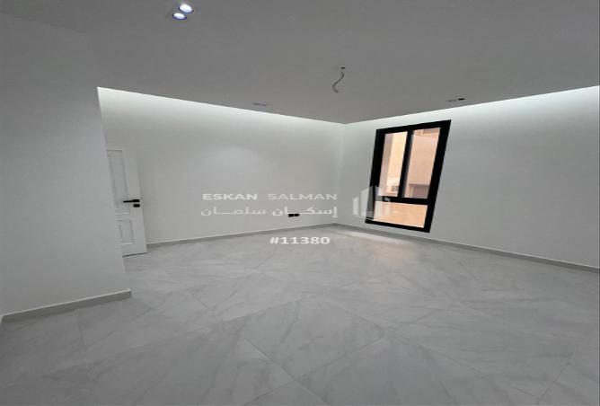 247321 - Property Image 2