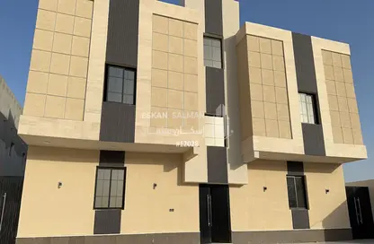 Apartment - 5 Bedrooms - 4 Bathrooms for sale in العزيزية - Al Jubail - Eastern