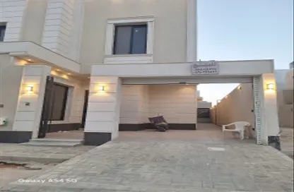 طابق كامل - 4 غرف نوم - 3 حمامات للبيع في الجنادرية - الرياض - الرياض