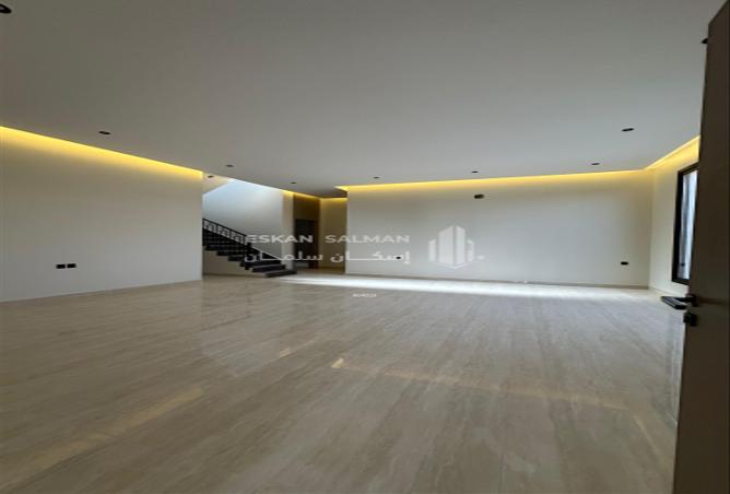 252956 - Property Image 3