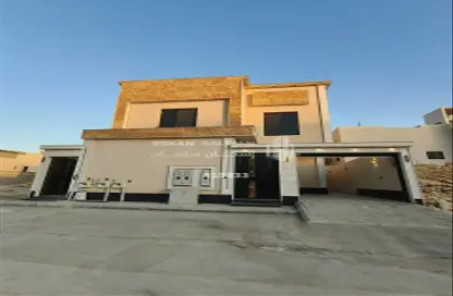 Full Floor - 5 Bedrooms - 3 Bathrooms for sale in Al Janadriyah - Riyadh - Ar Riyadh