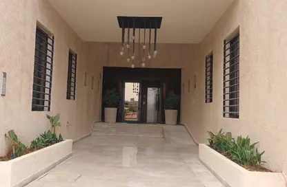 شقة - 3 غرف نوم - 5 حمامات للايجار في قرطبة - الرياض - الرياض