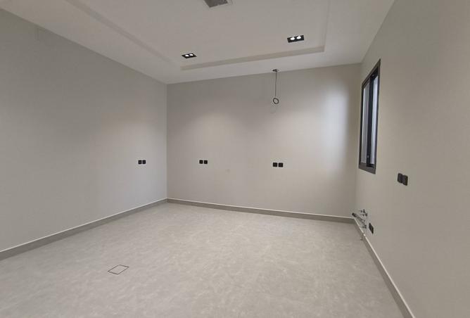 255294 - Property Image 2