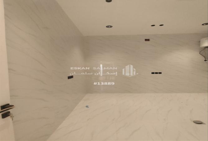 252326 - Property Image 2
