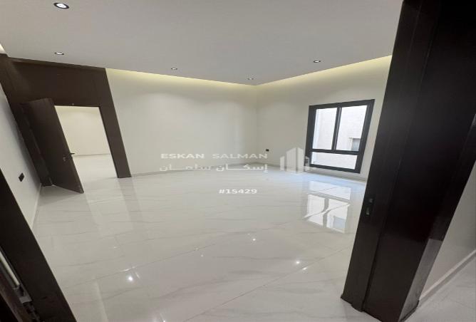 254692 - Property Image 3