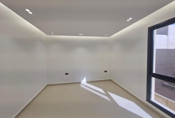 256651 - Property Image 3