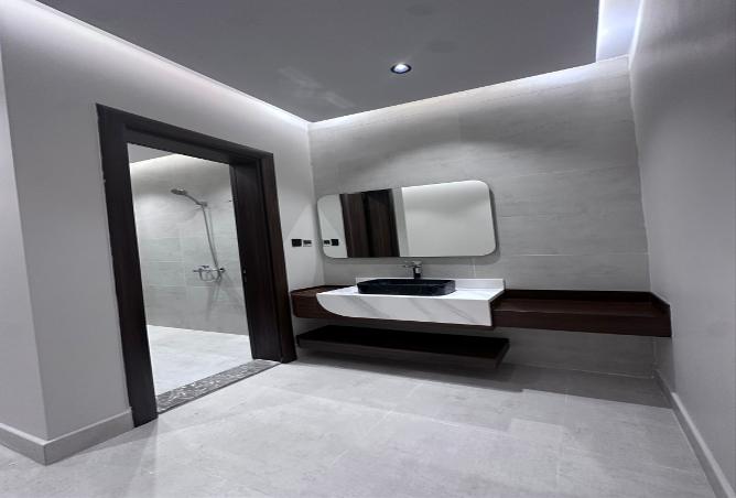 258445 - Property Image 2