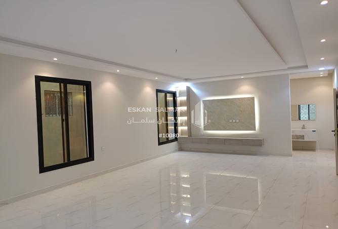 244880 - Property Image 2