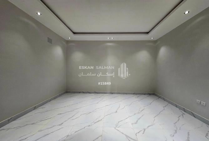 255667 - Property Image 2