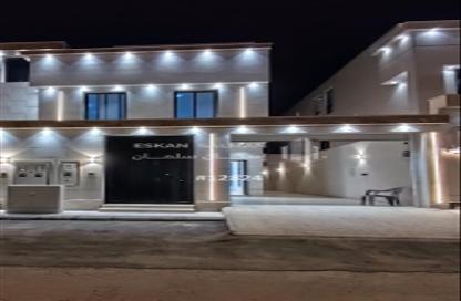 طابق كامل - 6 غرف نوم - 5 حمامات للبيع في القادسية - الرياض - الرياض