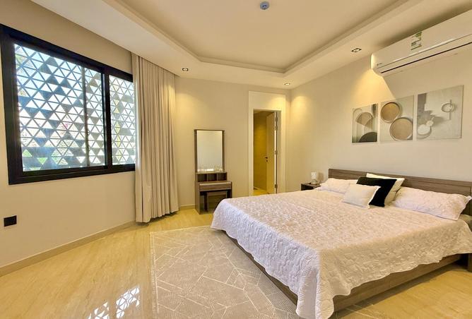 255915 - Property Image 3