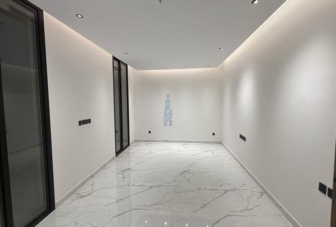 258319 - Property Image 3