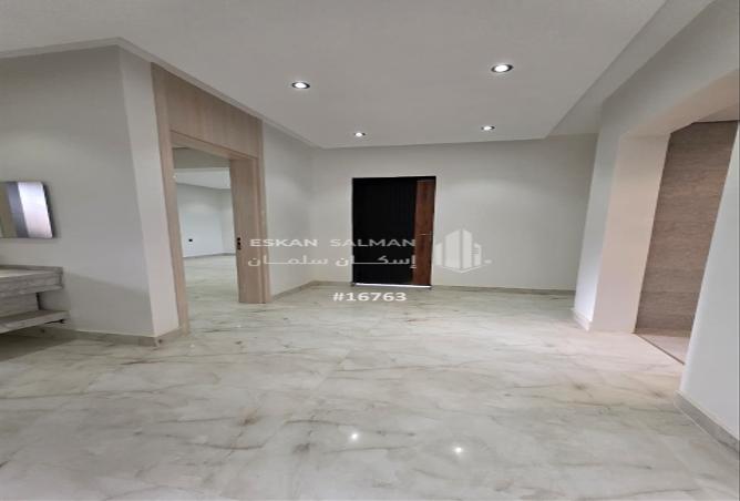 256845 - Property Image 2