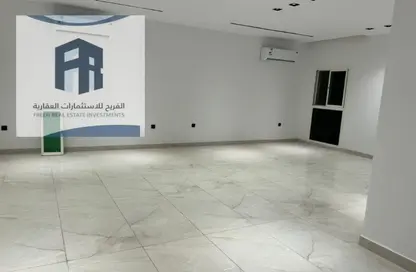 Apartment - 3 Bedrooms - 3 Bathrooms for rent in Al Munisiyah - Riyadh - Ar Riyadh