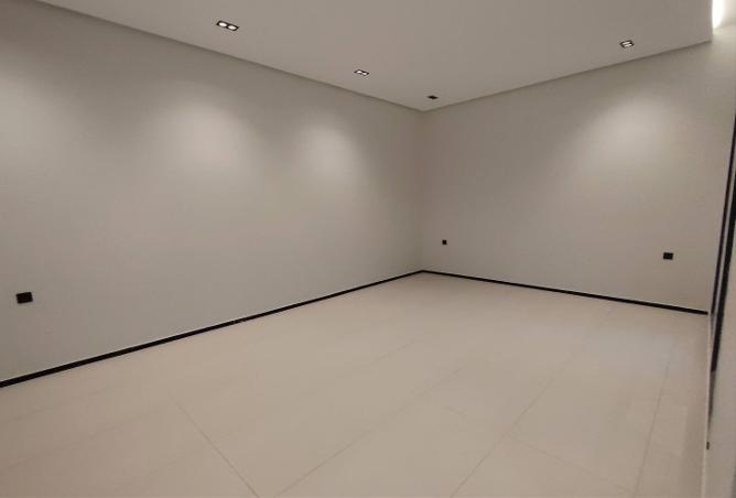 258399 - Property Image 3