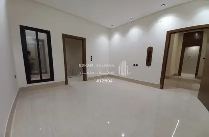 Full Floor - 6 Bedrooms - 4 Bathrooms for sale in Tuwaiq - Riyadh - Ar Riyadh