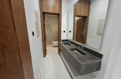 Full Floor - 3 Bedrooms - 3 Bathrooms for sale in Ar Rimal - Riyadh - Ar Riyadh