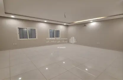 Apartment - 6 Bedrooms - 2 Bathrooms for sale in الحمراء - Al Jubail - Eastern
