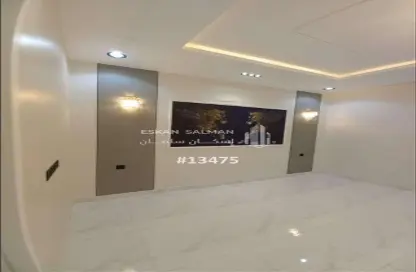 Full Floor - 7 Bedrooms - 4 Bathrooms for sale in Al Dhurfah - Khamis Mushayt - Asir