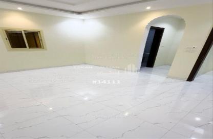 طابق كامل - 5 غرف نوم - 3 حمامات للبيع في الساحل - جدة - مكة المكرمة