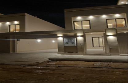Full Floor - 3 Bedrooms - 3 Bathrooms for sale in Uqaz - Riyadh - Ar Riyadh