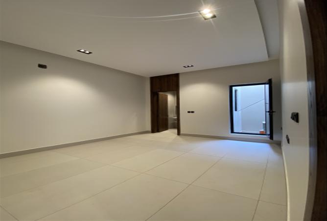 254930 - Property Image 3