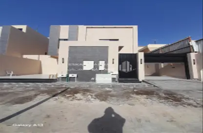 Full Floor - 6 Bedrooms - 5 Bathrooms for sale in Al Saadah - Riyadh - Ar Riyadh