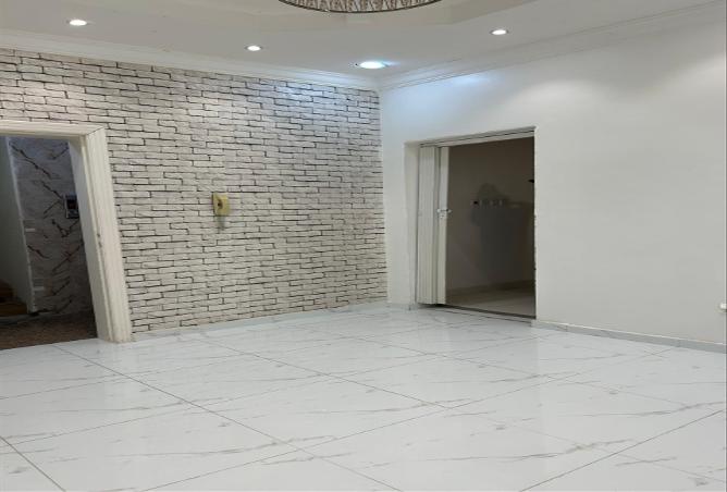 258178 - Property Image 3