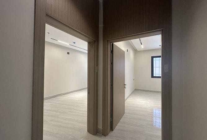 258044 - Property Image 2