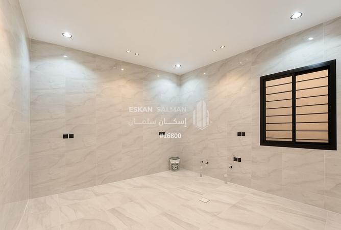 257093 - Property Image 3