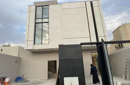 Full Floor - 4 Bedrooms - 3 Bathrooms for sale in Al Khalij - Riyadh - Ar Riyadh