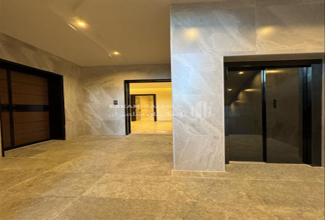 253913 - Property Image 2