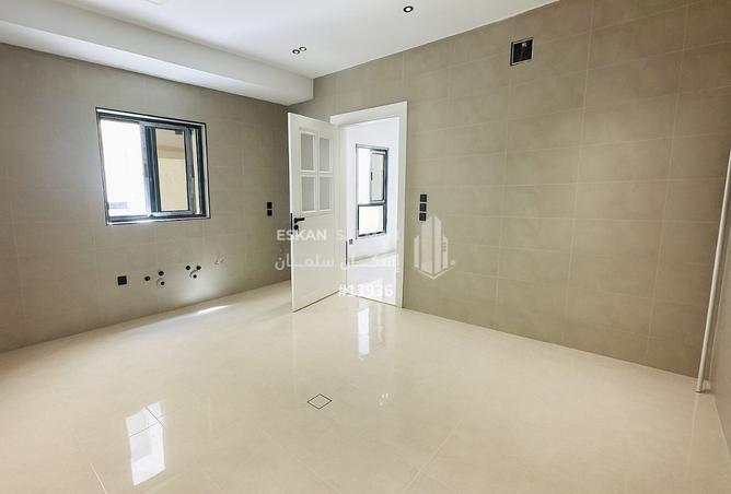 252690 - Property Image 3