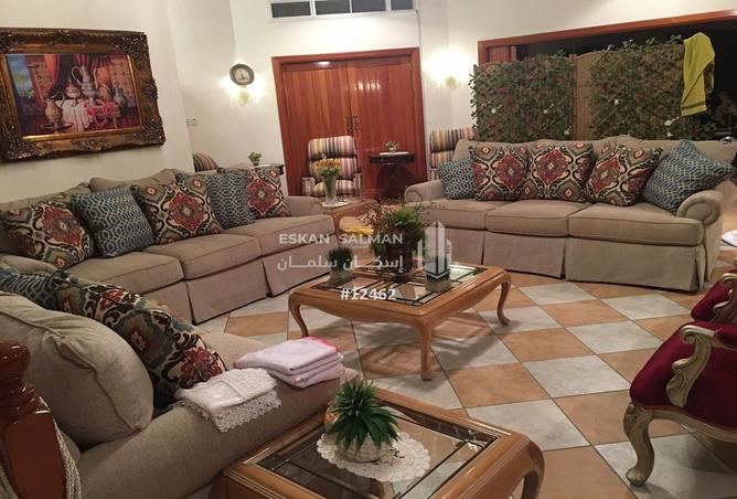 252112 - Property Image 2