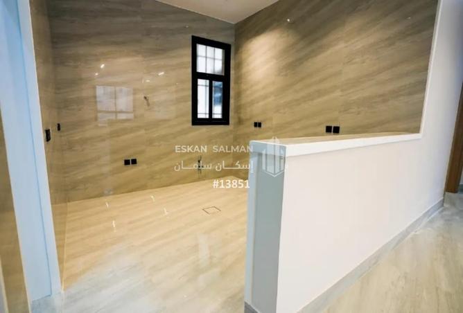 252214 - Property Image 3