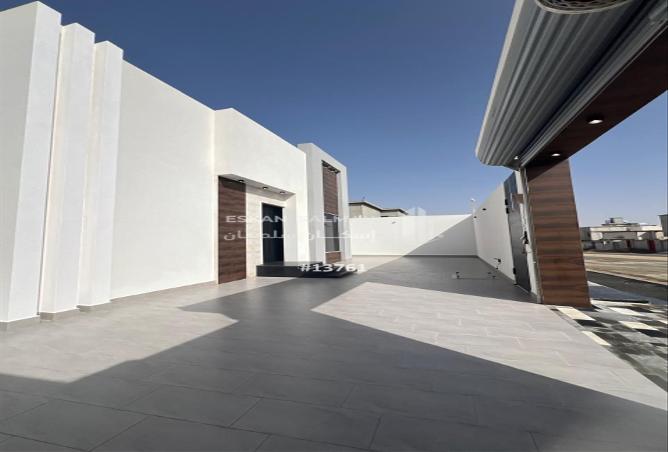 251842 - Property Image 2