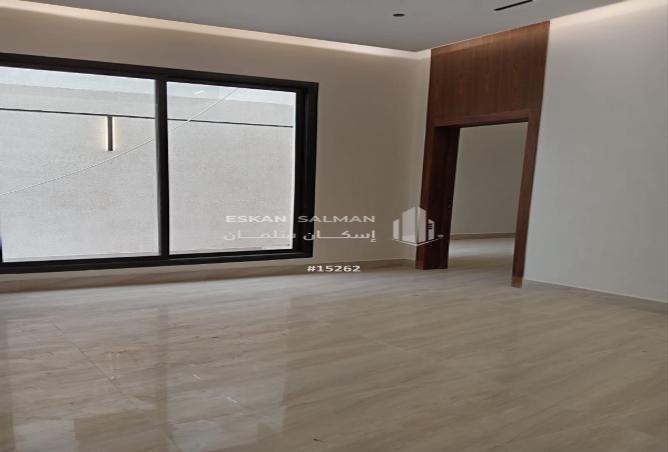 254705 - Property Image 2